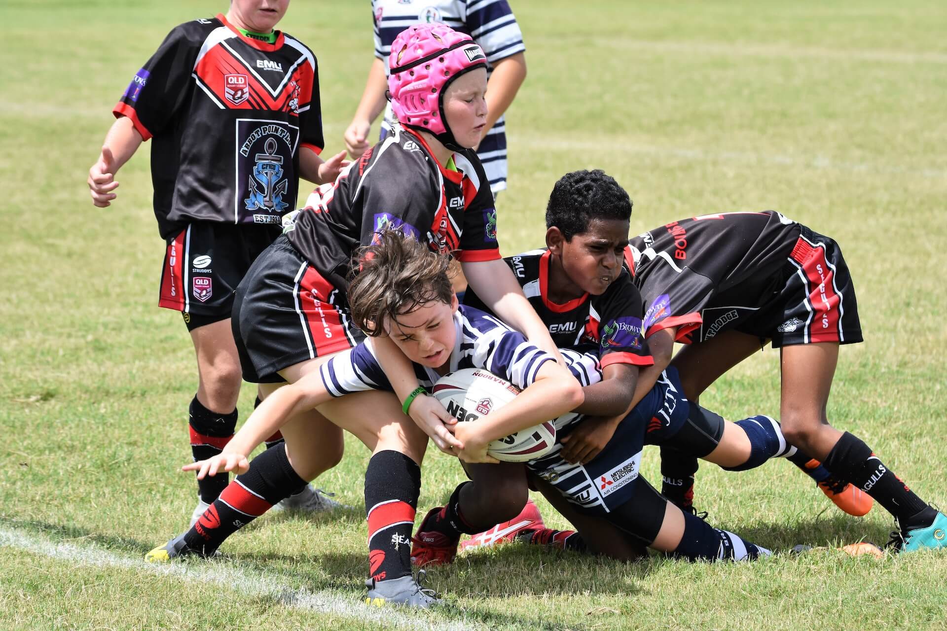 kids-playing-rugby